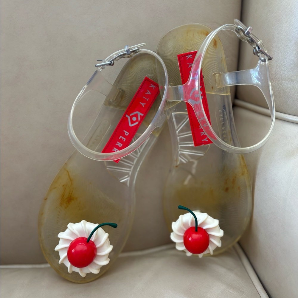 Katy Perry 🍒 Clear Geli Sandals with Cherry Accents - Picture 4 of 5